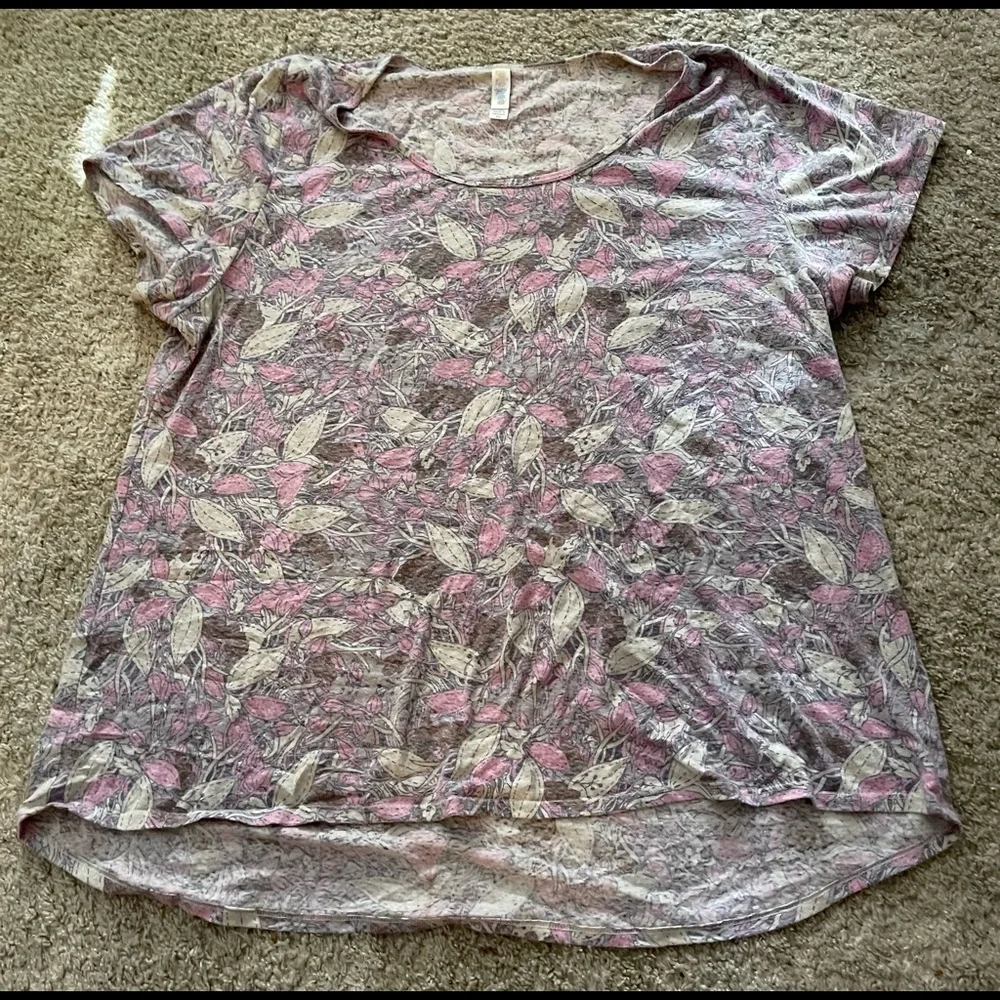 Lularoe Classic Tee - Picture 1 of 2